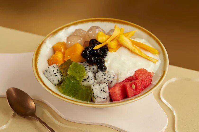 Experience Hanoi Tours with sustainable dining